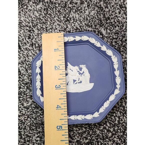 Jasperware by Wedgwood Portland Blue Octagonal Tray Muse Water Pegasus - Picture 6 of 8